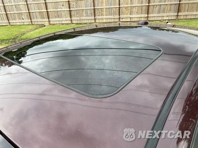 Zdjęcie 9 z 15 samochodu: 2011 LINCOLN MKZ VIN:3LNHL2JC2BR766969 - miniatura