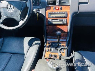 Zdjęcie 29 z 37 samochodu: 1998 MERCEDES-BENZ E 430 VIN:WDBJF70F8WA631158 - miniatura
