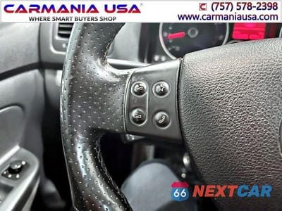 Zdjęcie 20 z 30 samochodu: 2007 VOLKSWAGEN NEW GTI VIN:WVWEV71K67W099107 - miniatura