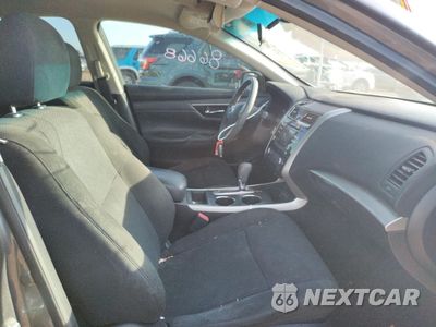Piąte zdjęcie samochodu w środku: 2015 NISSAN ALTIMA 2.5 VIN:1N4AL3AP8FN384863 - miniatura