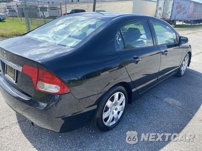 Czwarte zdjęcie samochodu z boku: 2009 HONDA CIVIC LX VIN:2HGFA16589H543400 - miniatura