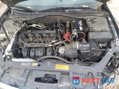 Zdjęcie 7 z 10 samochodu: 2011 FORD FUSION SE VIN:3FAHP0HA4BR144574 - miniatura