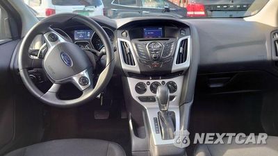 Zdjęcie 8 z 14 samochodu: 2014 FORD FOCUS SE VIN:1FADP3K24EL360512 - miniatura