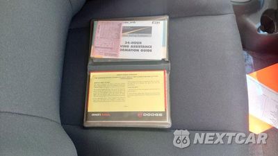 Zdjęcie 12 z 14 samochodu: 2005 DODGE NEON SXT VIN:1B3ES56C15D173123 - miniatura