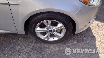 Piąte zdjęcie samochodu w środku: 2014 FORD FOCUS SE VIN:1FADP3K24EL360512 - miniatura