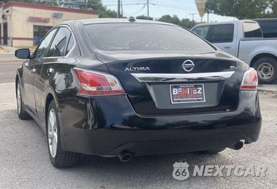 Piąte zdjęcie samochodu w środku: 2015 NISSAN ALTIMA 2.5 VIN:1N4AL3AP0FN922004 - miniatura