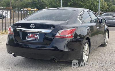 Zdjęcie 7 z 15 samochodu: 2015 NISSAN ALTIMA 2.5 VIN:1N4AL3AP0FN922004 - miniatura