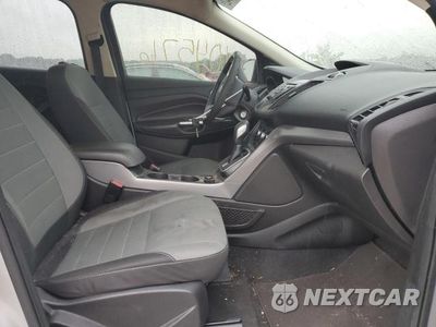 Piąte zdjęcie samochodu w środku: 2016 FORD ESCAPE SE VIN:1FMCU0G97GUA31881 - miniatura