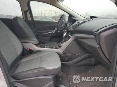 Piąte zdjęcie samochodu w środku: 2016 FORD ESCAPE SE VIN:1FMCU0G97GUA31881 - miniatura