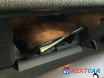 Zdjęcie 52 z 52 samochodu: 2008 VOLVO S40 2.4I VIN:YV1MS382082368627 - miniatura