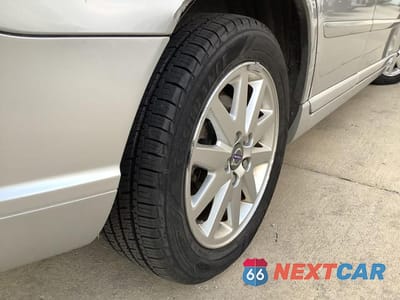 Zdjęcie 23 z 52 samochodu: 2008 VOLVO S40 2.4I VIN:YV1MS382082368627 - miniatura