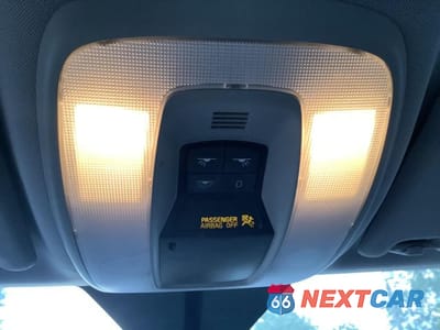 Zdjęcie 49 z 52 samochodu: 2008 VOLVO S40 2.4I VIN:YV1MS382082368627 - miniatura