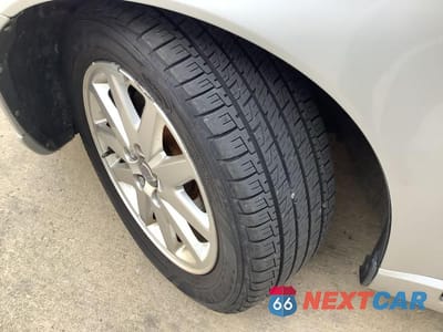 Zdjęcie 21 z 52 samochodu: 2008 VOLVO S40 2.4I VIN:YV1MS382082368627 - miniatura