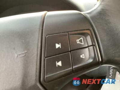 Zdjęcie 50 z 52 samochodu: 2008 VOLVO S40 2.4I VIN:YV1MS382082368627 - miniatura