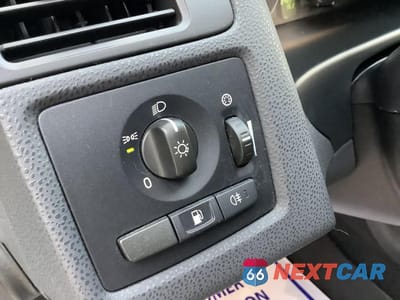 Zdjęcie 43 z 52 samochodu: 2008 VOLVO S40 2.4I VIN:YV1MS382082368627 - miniatura