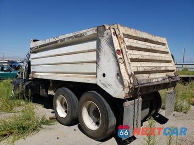 Trzecie zdjęcie samochodu z tyłu: 1999 MACK 600 RD600 VIN:1M2P324C8XM045904 - miniatura