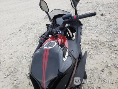 Piąte zdjęcie samochodu w środku: 2021 KAWASAKI EX650 M VIN:ML5EXEM10MDA26739 - miniatura