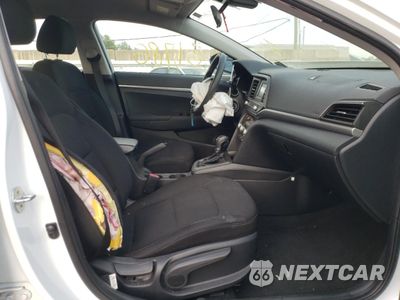 Piąte zdjęcie samochodu w środku: 2020 HYUNDAI ELANTRA SE VIN:5NPD74LFXLH542749 - miniatura