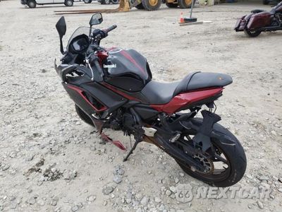 Trzecie zdjęcie samochodu z tyłu: 2021 KAWASAKI EX650 M VIN:ML5EXEM10MDA26739 - miniatura