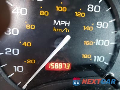 Zdjęcie 8 z 10 samochodu: 2002 SATURN SC1 VIN:1G8ZP12832Z103580 - miniatura