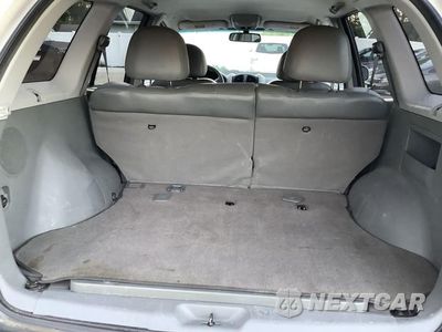Zdjęcie 18 z 27 samochodu: 2002 HYUNDAI SANTA FE GLS VIN:KM8SC73D12U150049 - miniatura