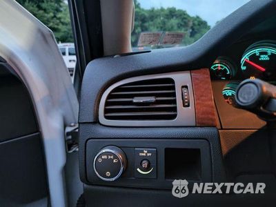 Zdjęcie 33 z 34 samochodu: 2008 GMC YUKON HYBRID VIN:1GKFC13528R210741 - miniatura