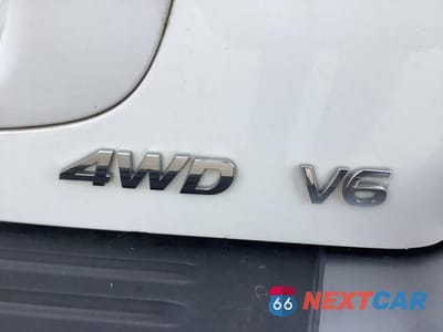 Zdjęcie 15 z 27 samochodu: 2002 HYUNDAI SANTA FE GLS VIN:KM8SC73D12U150049 - miniatura