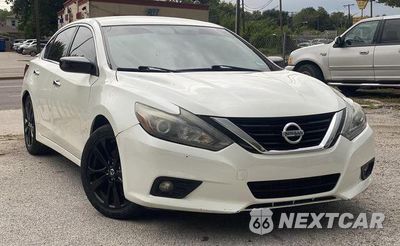 2017 NISSAN ALTIMA 2.5 1N4AL3AP2HC181997 - główne zdjęcie licytacji z USA - miniatura