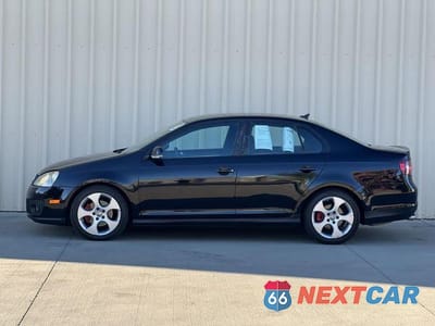 Zdjęcie 17 z 35 samochodu: 2008 VOLKSWAGEN GLI VIN:3VWBJ71K88M119175 - miniatura