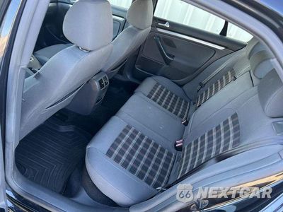 Zdjęcie 21 z 35 samochodu: 2008 VOLKSWAGEN GLI VIN:3VWBJ71K88M119175 - miniatura