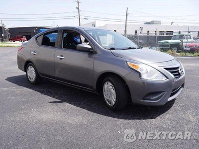 Trzecie zdjęcie samochodu z tyłu: 2017 NISSAN VERSA S VIN:3N1CN7AP9HL835745 - miniatura