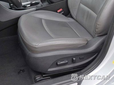 Zdjęcie 17 z 30 samochodu: 2011 HYUNDAI SONATA SE VIN:5NPEC4AC1BH079326 - miniatura