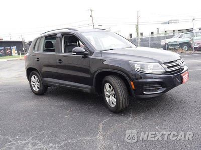 Trzecie zdjęcie samochodu z tyłu: 2016 VOLKSWAGEN TIGUAN S VIN:WVGAV7AX0GW520003 - miniatura