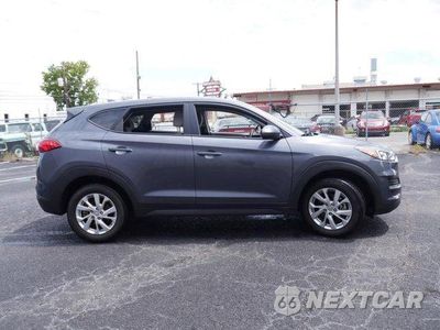 Czwarte zdjęcie samochodu z boku: 2019 HYUNDAI TUCSON SE VIN:KM8J23A48KU888599 - miniatura