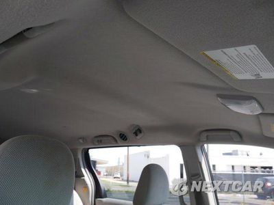 Zdjęcie 12 z 29 samochodu: 2011 TOYOTA SIENNA BASE VIN:5TDKA3DC8BS006138 - miniatura