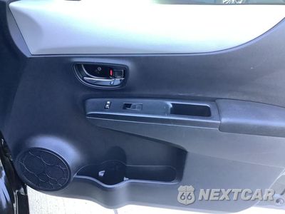 Zdjęcie 31 z 47 samochodu: 2012 TOYOTA YARIS VIN:JTDKTUD35CD535866 - miniatura