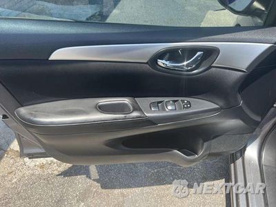 Zdjęcie 20 z 32 samochodu: 2016 NISSAN SENTRA S VIN:3N1AB7AP4GY301652 - miniatura