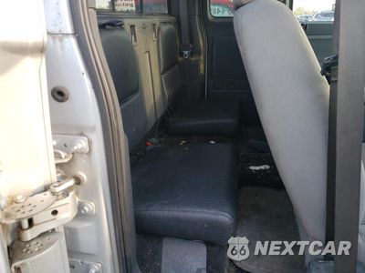 Zdjęcie 6 z 12 samochodu: 2008 DODGE DAKOTA SXT VIN:1D7HE32K28S528231 - miniatura