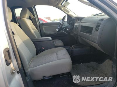 Piąte zdjęcie samochodu w środku: 2008 DODGE DAKOTA SXT VIN:1D7HE32K28S528231 - miniatura