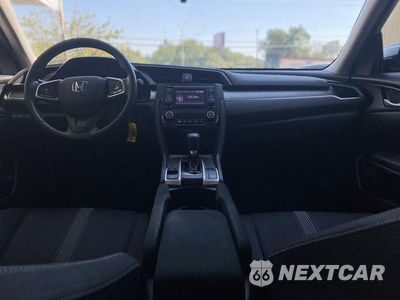 Zdjęcie 6 z 18 samochodu: 2018 HONDA CIVIC LX VIN:2HGFC2F5XJH541216 - miniatura