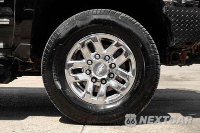 Zdjęcie 58 z 61 samochodu: 2019 CHEVROLET SILVERADO K3500 LTZ VIN:1GC4KXEY3KF183719 - miniatura