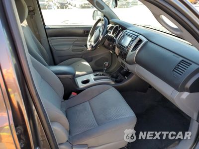 Piąte zdjęcie samochodu w środku: 2015 TOYOTA TACOMA DOUBLE CAB PRERUNNER VIN:3TMJU4GN2FM187054 - miniatura