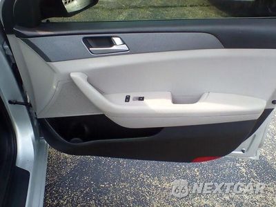Zdjęcie 9 z 20 samochodu: 2017 HYUNDAI SONATA SE VIN:5NPE24AF0HH492764 - miniatura