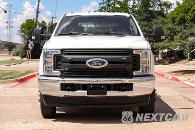 Trzecie zdjęcie samochodu z tyłu: 2018 FORD F350 SUPER DUTY VIN:1FD8W3HT2JEB53691 - miniatura