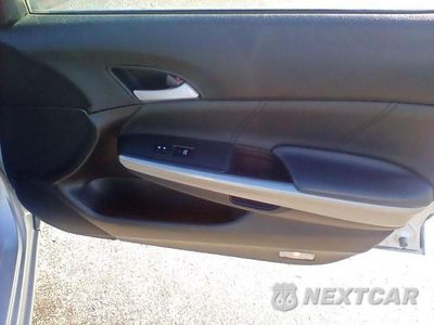 Zdjęcie 9 z 18 samochodu: 2010 HONDA ACCORD EXL VIN:1HGCP2F88AA134897 - miniatura