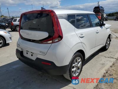 Czwarte zdjęcie samochodu z boku: 2022 KIA SOUL LX VIN:KNDJ23AU7N7151787 - miniatura