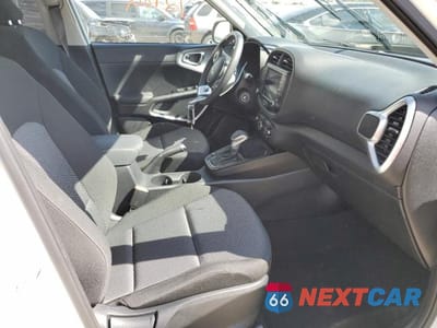 Piąte zdjęcie samochodu w środku: 2022 KIA SOUL LX VIN:KNDJ23AU7N7151787 - miniatura
