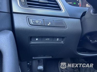 Zdjęcie 16 z 22 samochodu: 2015 HYUNDAI SONATA SPORT VIN:5NPE34AF3FH197667 - miniatura