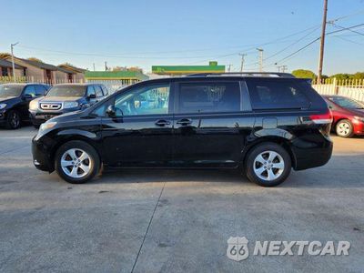 Czwarte zdjęcie samochodu z boku: 2011 TOYOTA SIENNA LE VIN:5TDKK3DC9BS024239 - miniatura