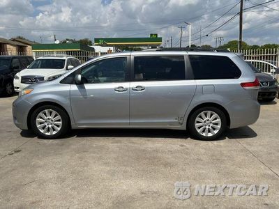 Trzecie zdjęcie samochodu z tyłu: 2011 TOYOTA SIENNA XLE VIN:5TDYK3DC9BS066744 - miniatura